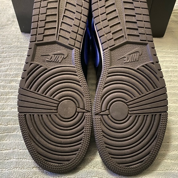 Nike Air Jordan 1 Mid Black Hyper Royal 2021 Grade School Youth Size 6Y - Picture 4 of 5